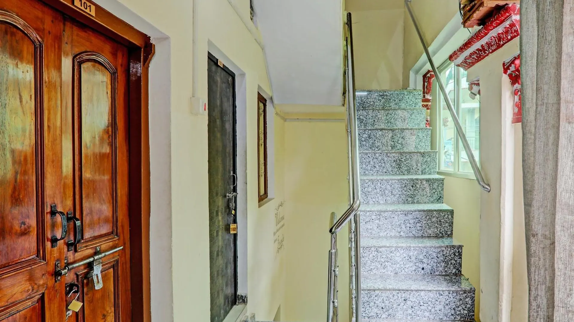 Oyo Flagship Manjushree P. Guest House Varanasi Hotel